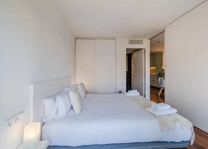 Flateli Canalejas Apartment Gerona