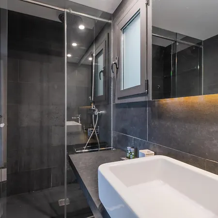 Flateli Canalejas Apartman Girona